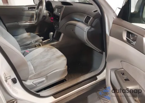 2010 Subaru Forester 2.5X Premium из США, поврежденный, VIN JF2SH6CC9AH736045